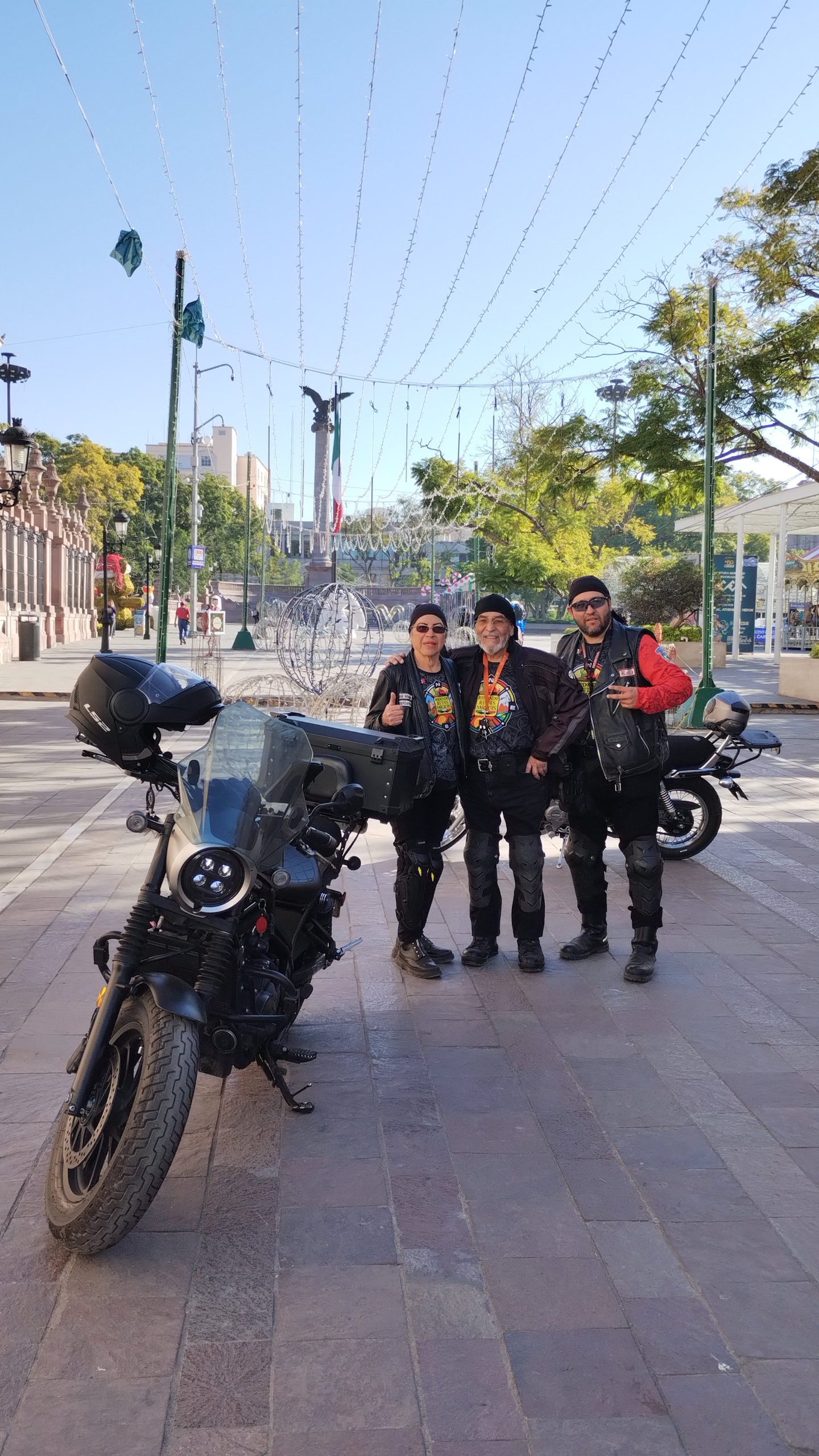 EMX 001 Exedra y Plaza de la Patria