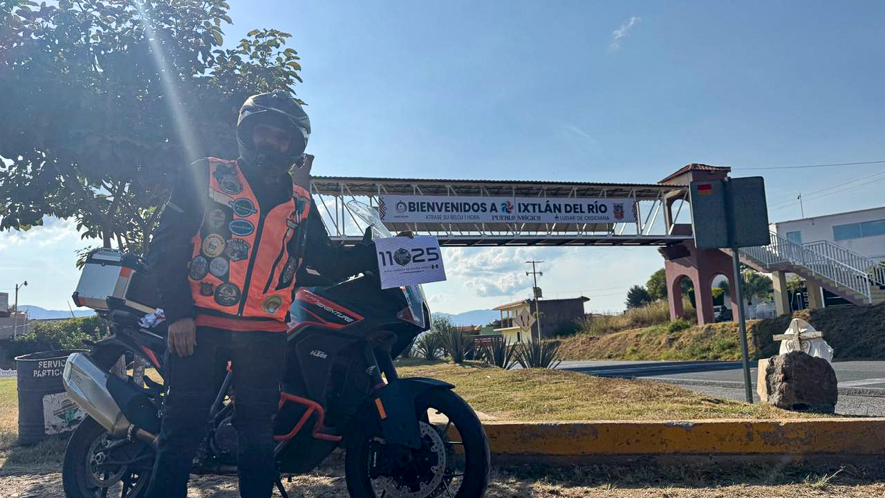 Letrero de Bienvenidos a la ciudad de Ixtlan del Rio, Nayarit