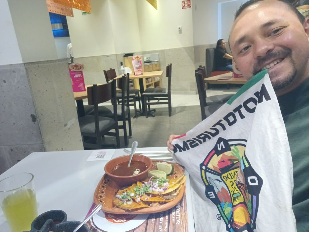 Me sirvieron unas buenas quesabirrias