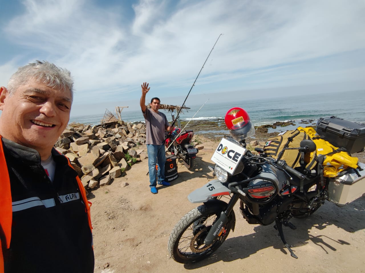 Postal con cuerpo de agua