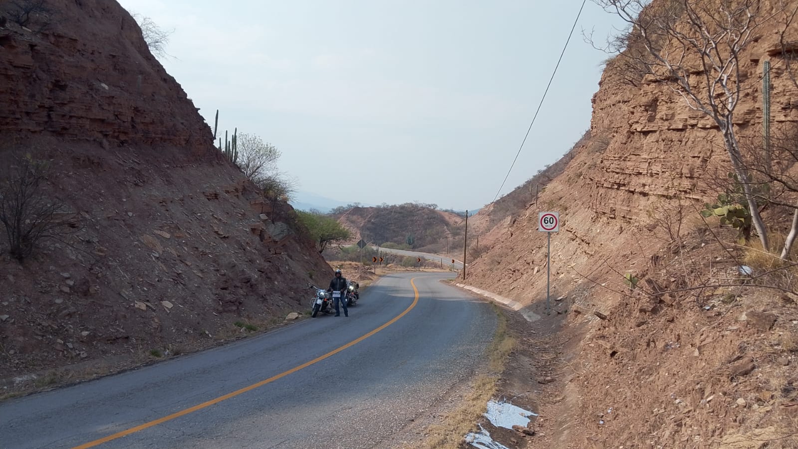 Postales ( entre cerros )