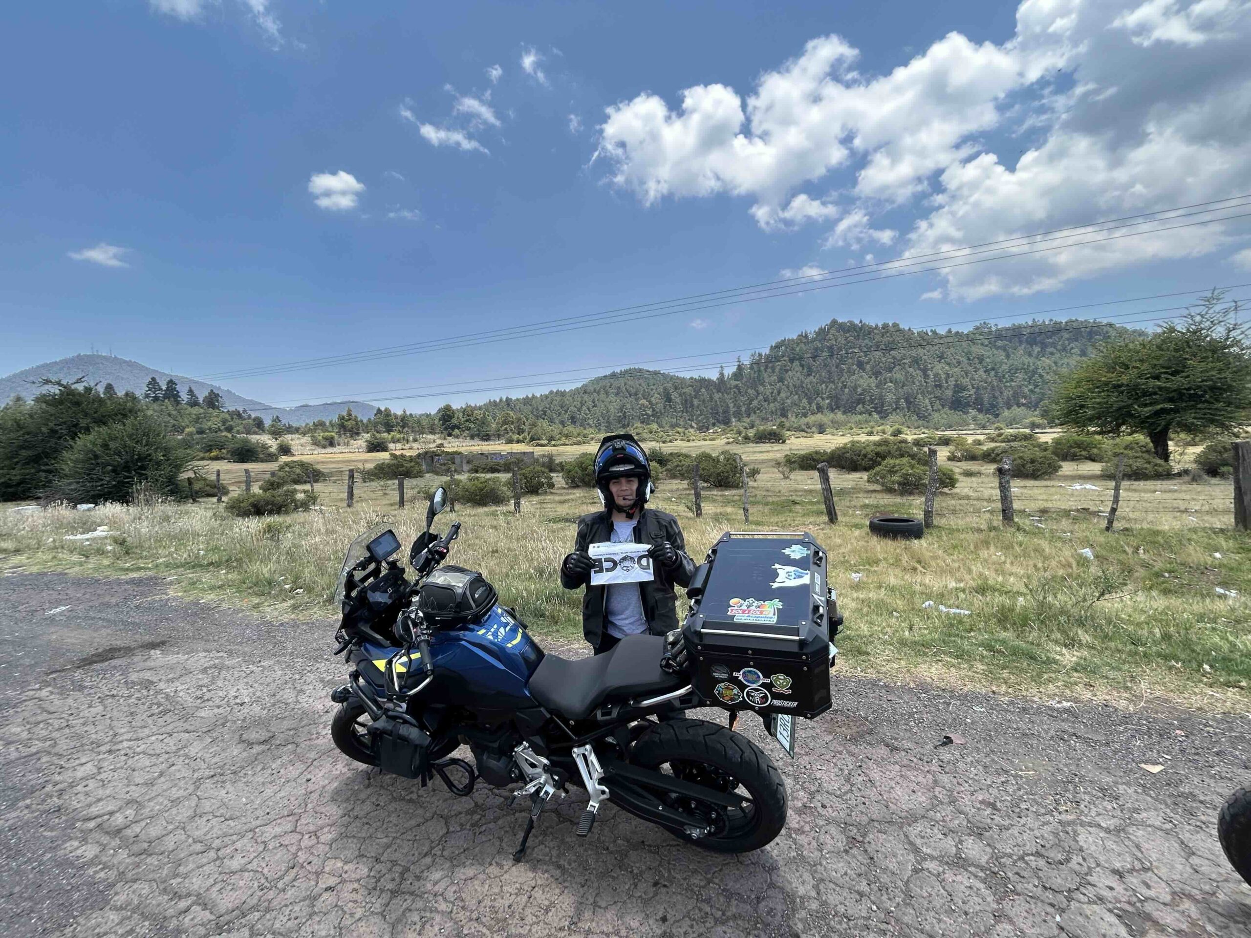 Postal entre Montaña o Cerro
