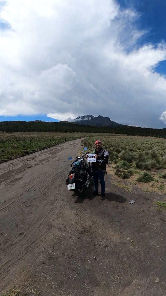 De fondo un volcán impresionante el Iztaccíhuatl