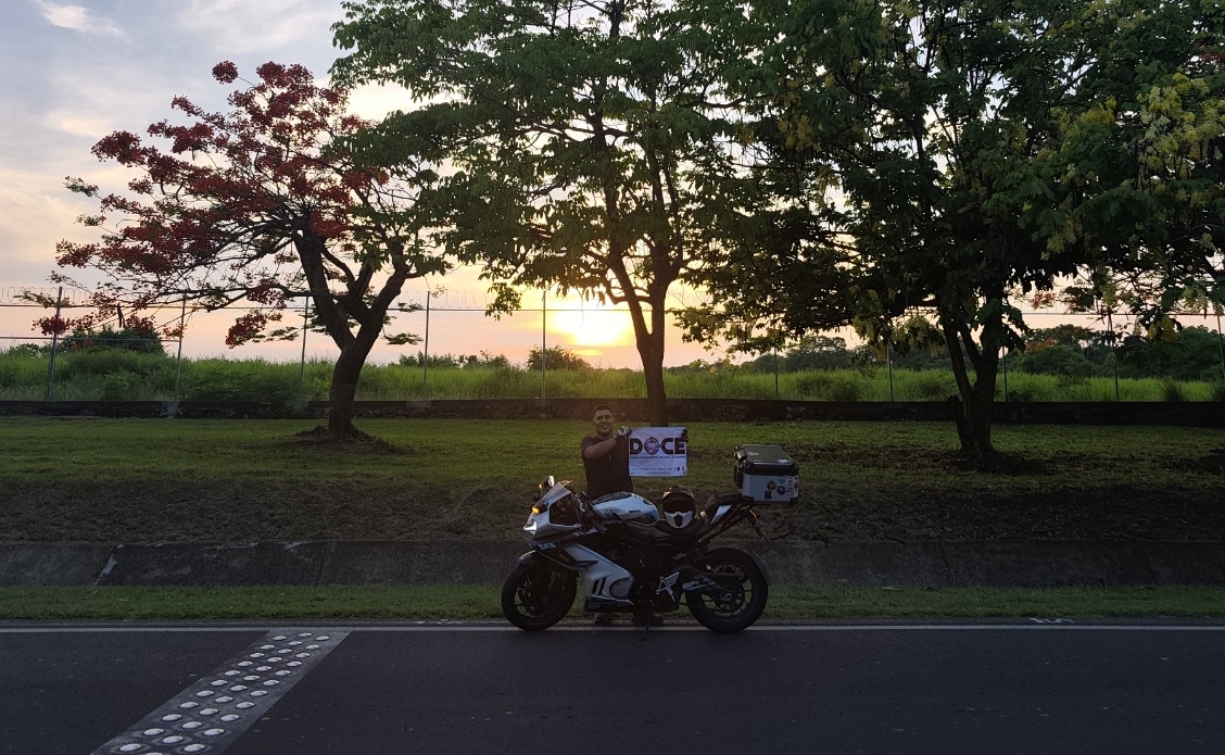 Atardecer en carretera