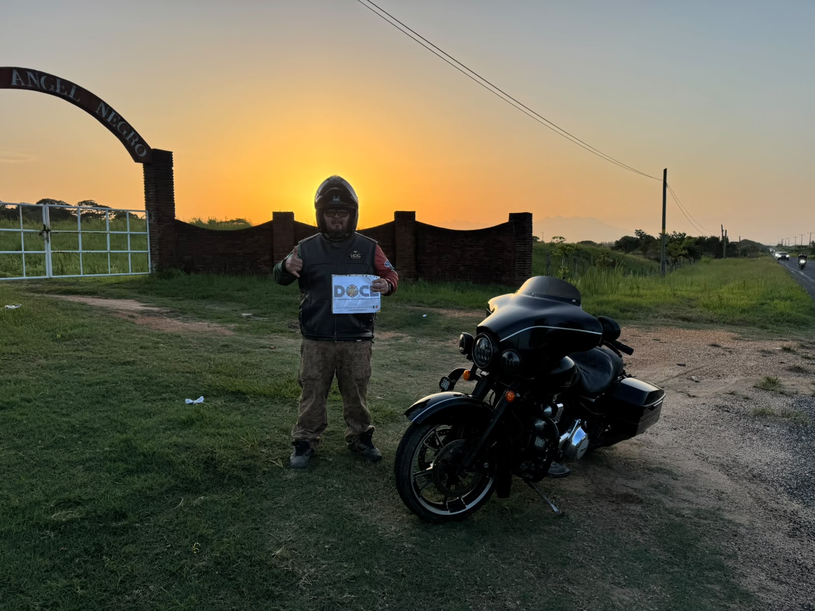 Atardecer en carretera