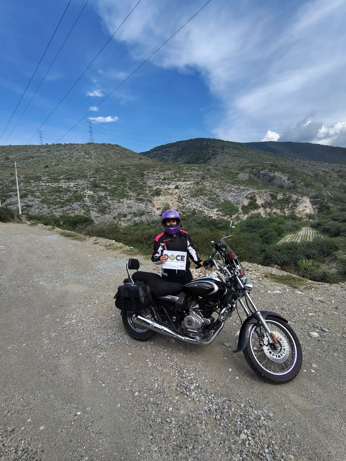 Postal entre Montaña o cerro