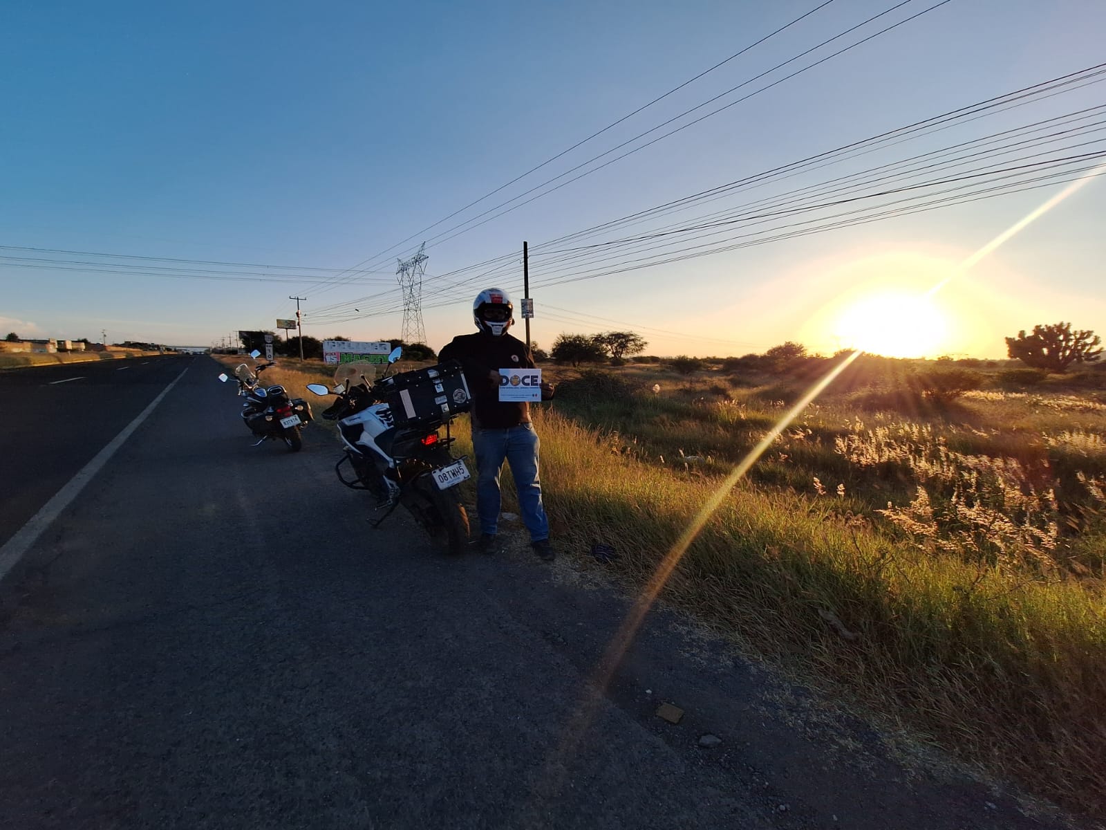 Atardecer en carretera