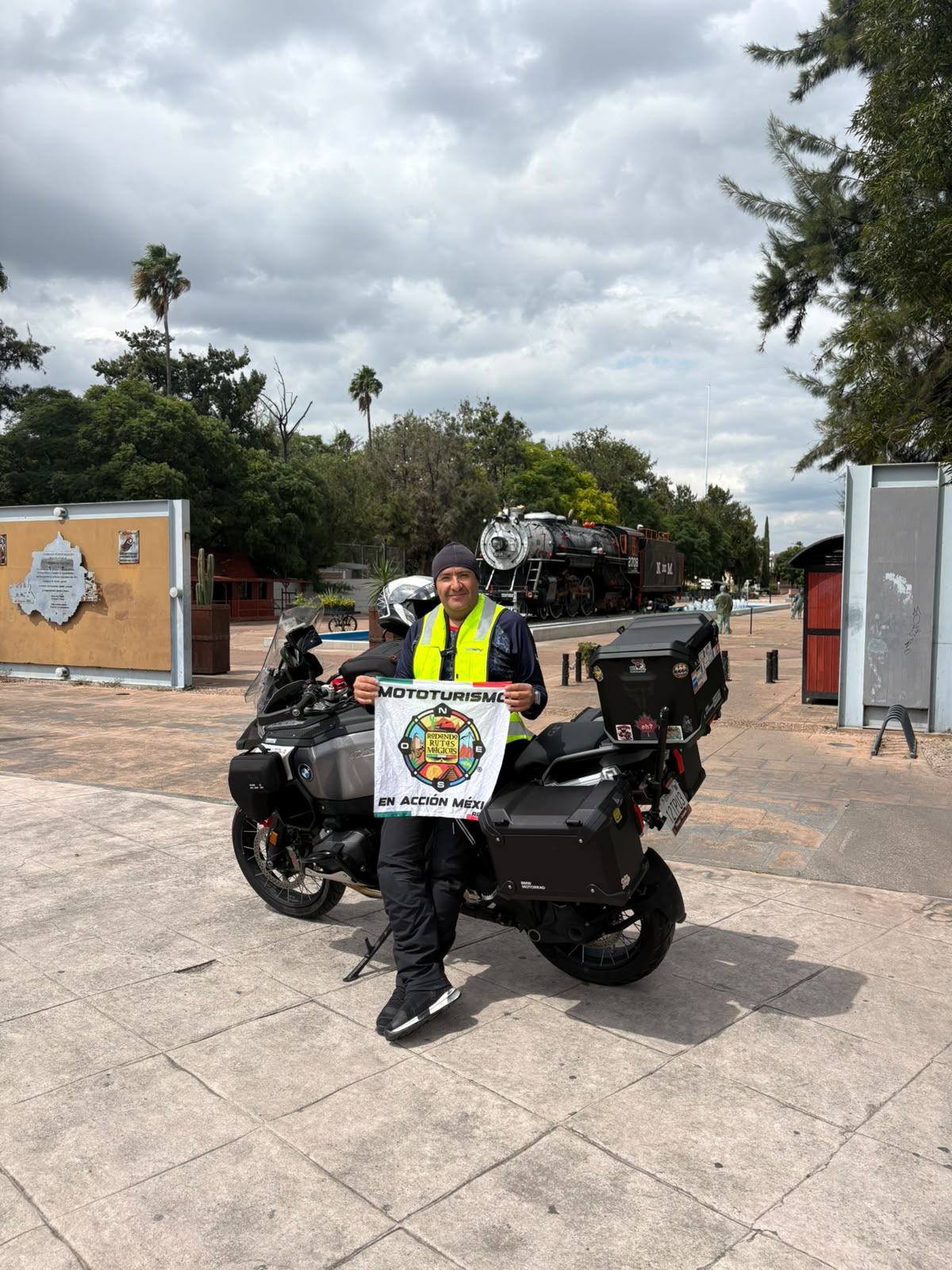 PLAZA DE LAS TRES CENTURIAS